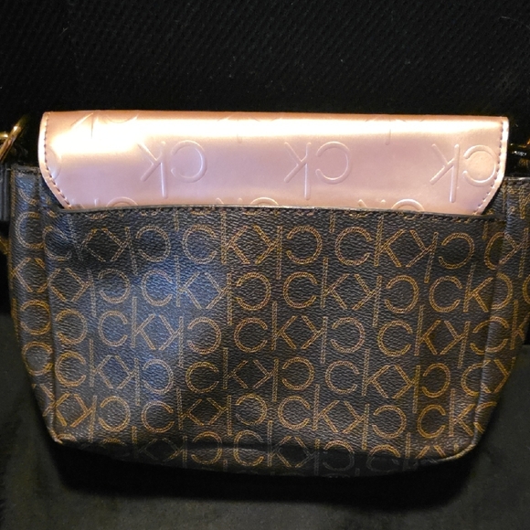 Calvin Klein Garnet Shoulder Bag in Brown and Tan With Pink Front Closure - Picture 4 of 10